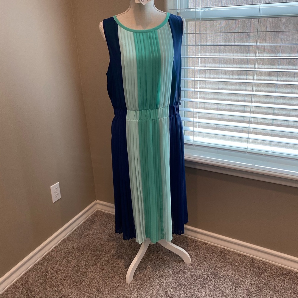 beautiful green dress new excellent condition❤️⚜️